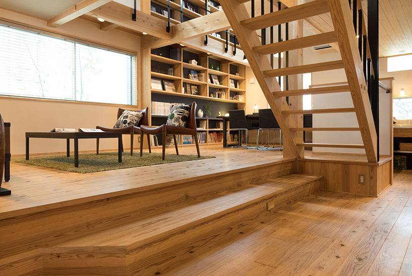 厳選した素材 天然乾燥の無垢床、八代のい草でつくる畳