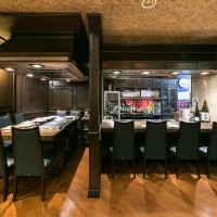 フローリングを明るめの色に変えたことで、店内も明るく落ち着いた雰囲気に