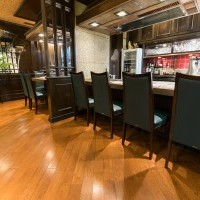 フローリングを明るめの色に変えたことで、店内も明るく落ち着いた雰囲気に