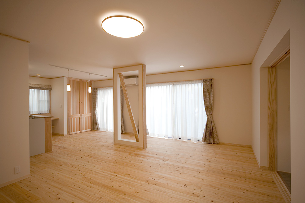 LDKは南側へと間取り変更をして、明るい空間に