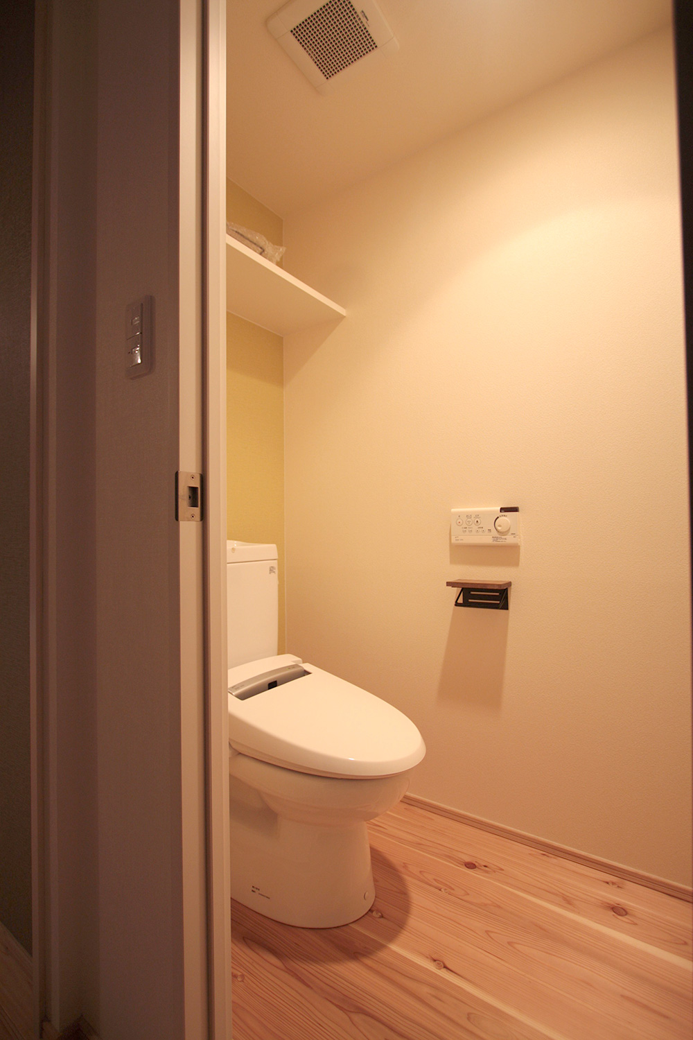 1面のみ壁紙を変えて、アクセントに