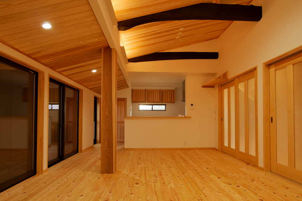 梁や欄間を活かして明るく開放感のある空間へ（玉名市H様