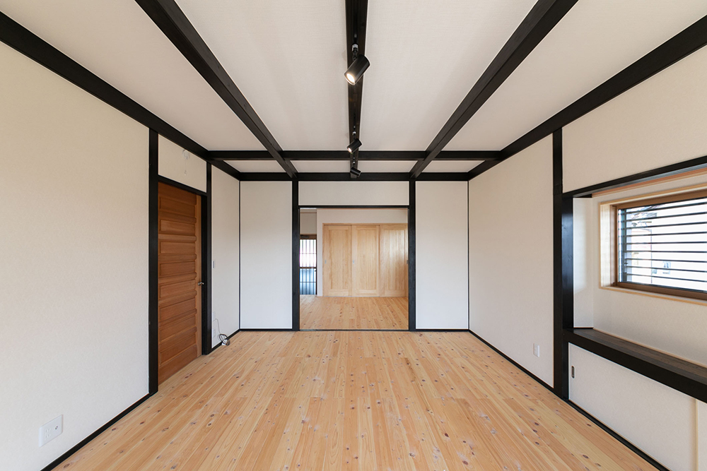 梁はそのままでモダン雰囲気に