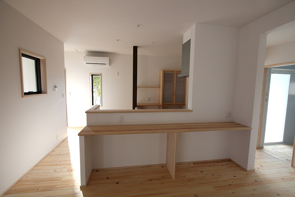 対面キッチンで会話をしながら料理を楽しみます