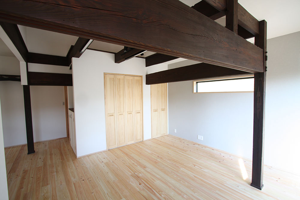 家を支える柱をあえて魅せる