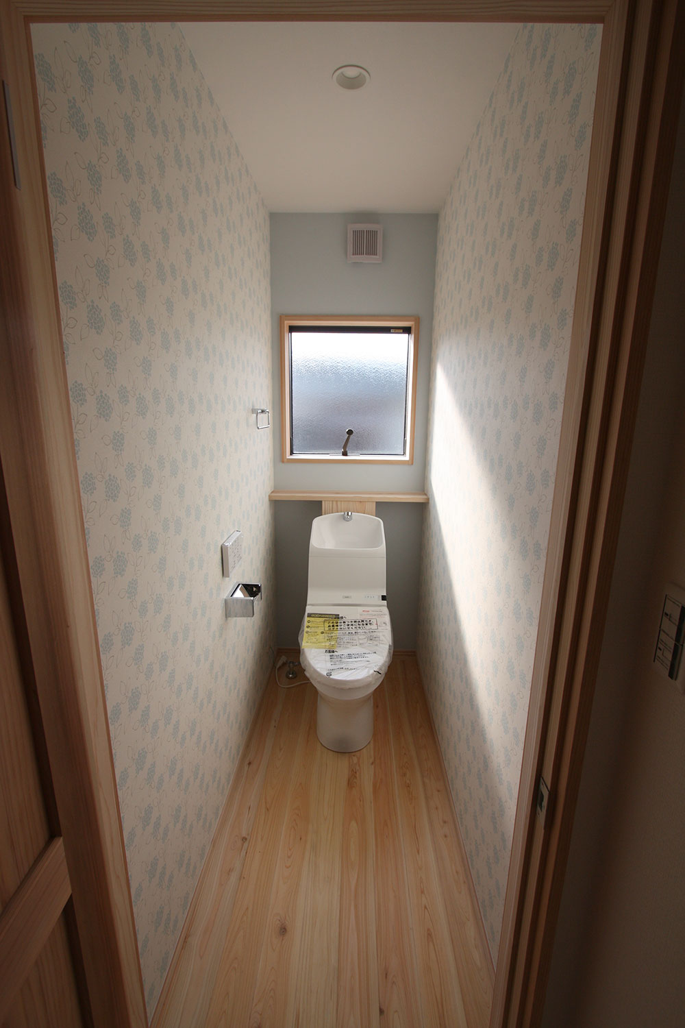 やさしい壁紙で居心地の良い空間