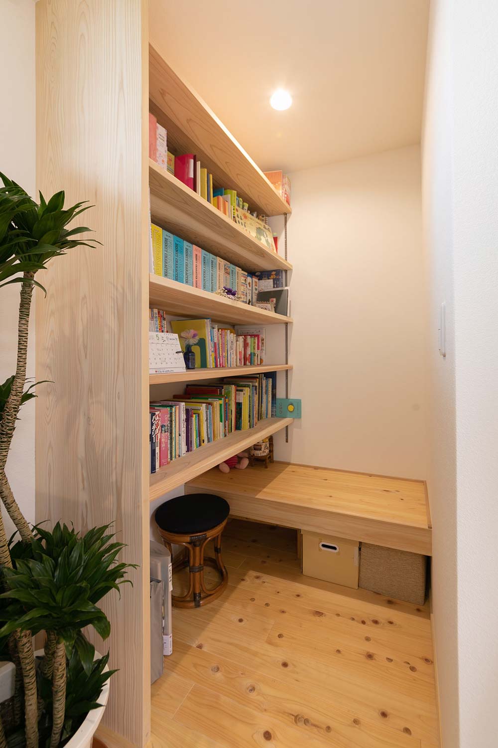 コモコモコーナーはちょっとしたこもり部屋で落ち着く空間をつくりました