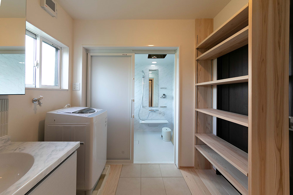 洗面・浴室は、デザインの統一と大容量の収納