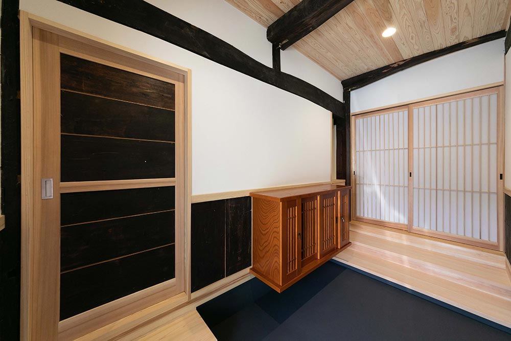 既存の建具を活かして暮らしに新しさを