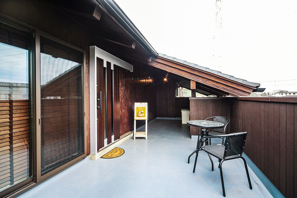 洗濯物を干したり、ベランダとしても活用できる空間