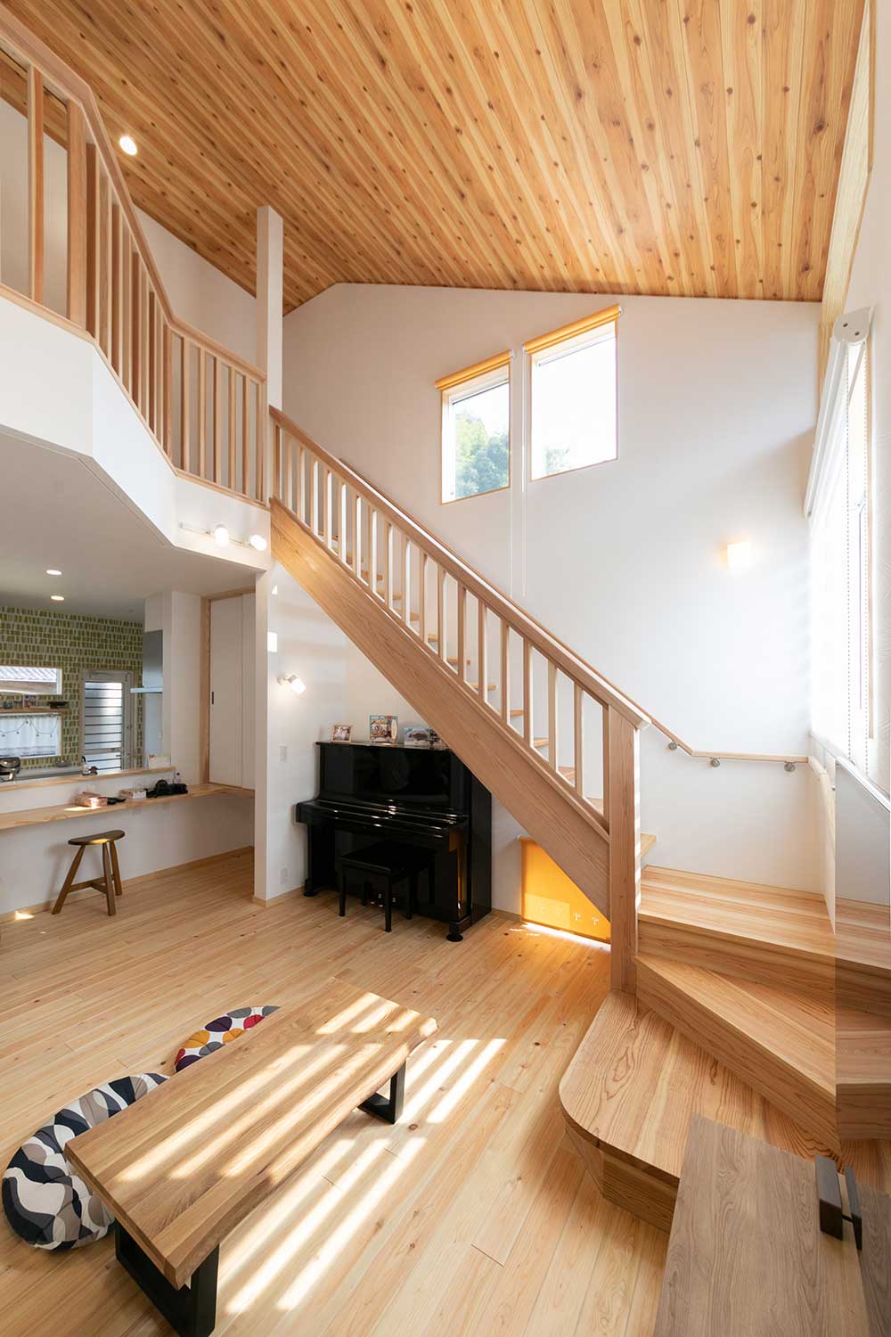 リビングと２Ｆをつなぐ階段を新しく設置して、家族とのコミュニケーションを大切に