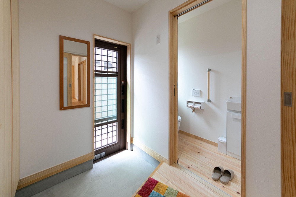 広く確保した勝手口は、快適な暮らしの大事な動線