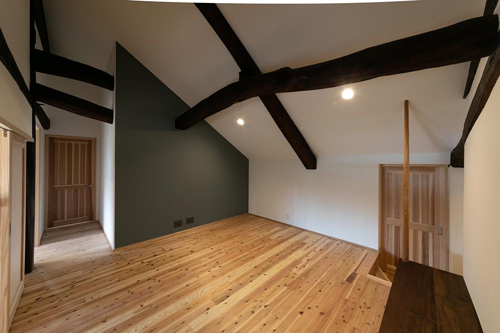 セカンドリビングは、古材の美しさを愉しむ空間に