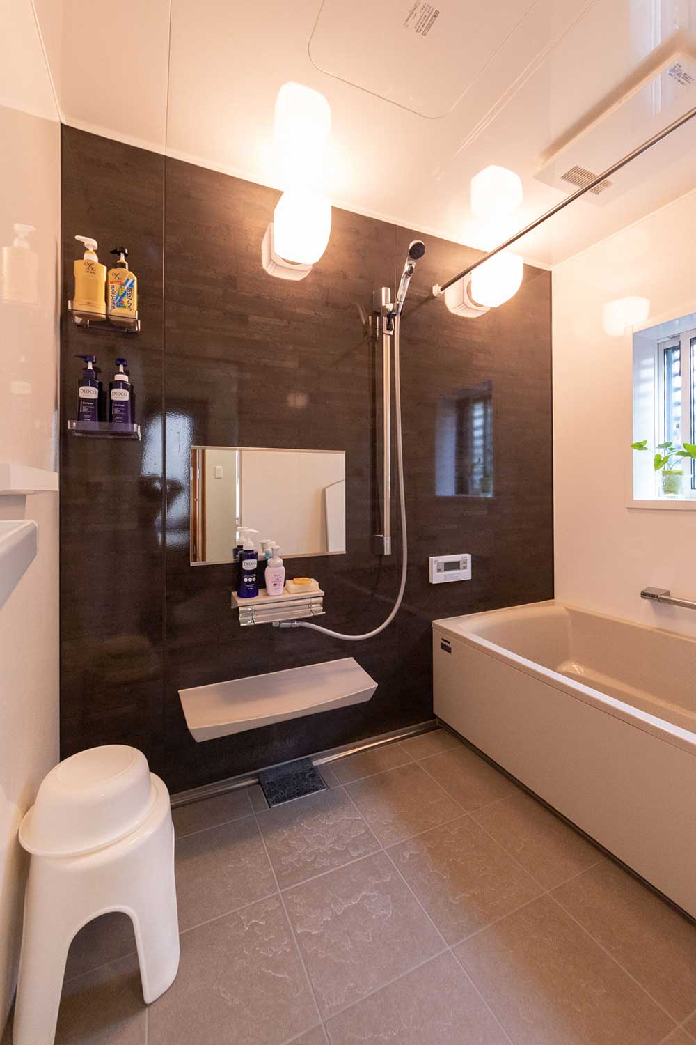 寒さにお困りだったタイル張りの浴室をユニットバスにリフォーム