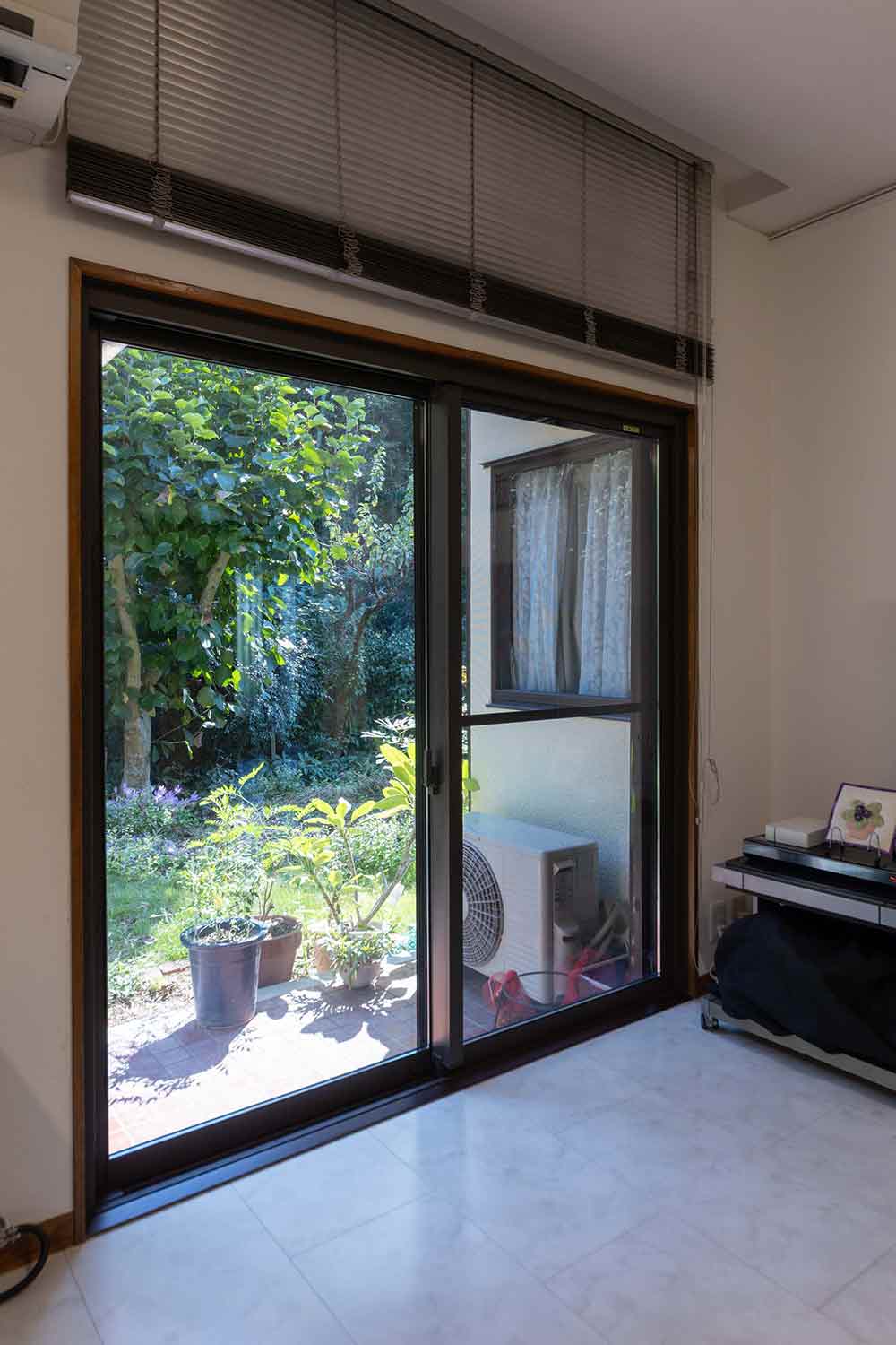 サッシは断熱性能の高い「防犯合わせガラス」に取り替え