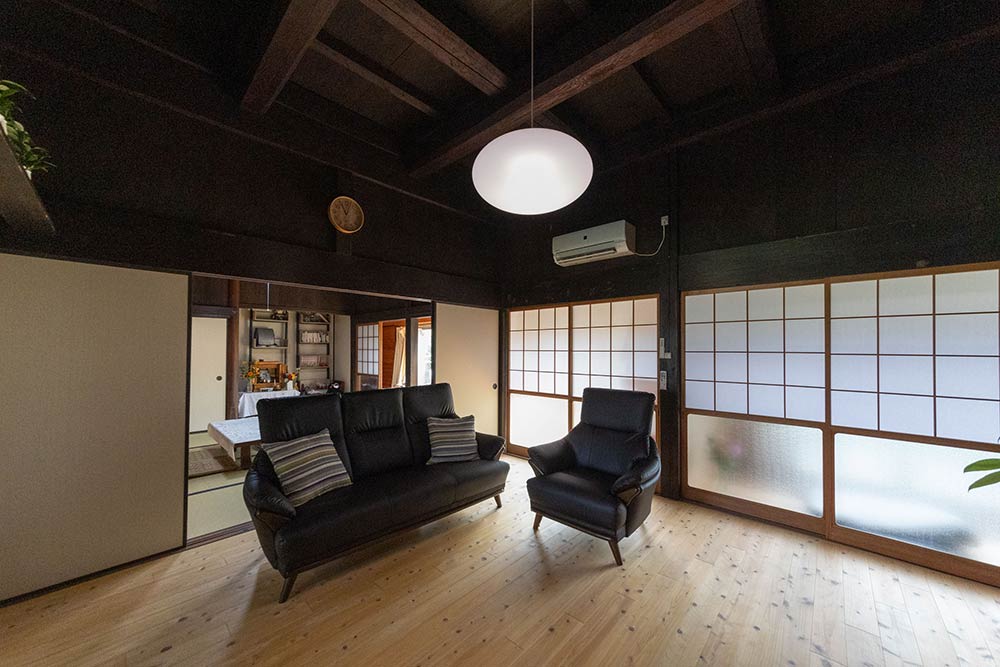 障子から差し込むやわらかな自然光に癒されます