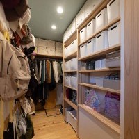 しまう物に合わせて自由自在。成長と共に変化するカスタム収納