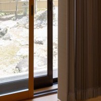 寒さや結露をしっかりシャットアウト。１年中快適な室温を保つ内窓