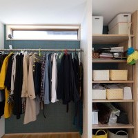 「掛ける」と「置く」をスッキリ使い分け。自由度の高い可動棚付きクローゼット